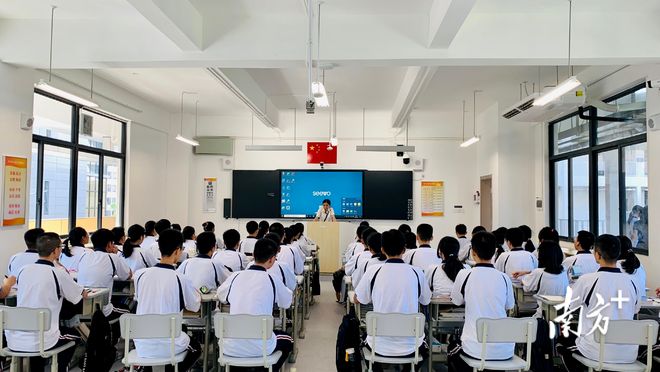 你好,新学期!南方+带你直击汕头开学首日