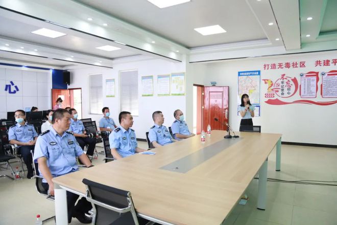 李俊华带队现场核验大华第二小学水东派出所 '枫桥式公安派出所' 创建工作